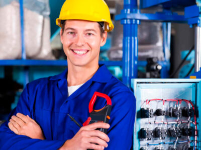 Hazlo tú mismo vs. electricista profesional: ¿Cuál es la diferencia?