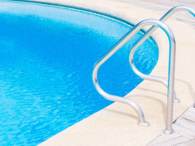 Sumérgete en el placer: piscinas de fibra para un oasis en tu jardín