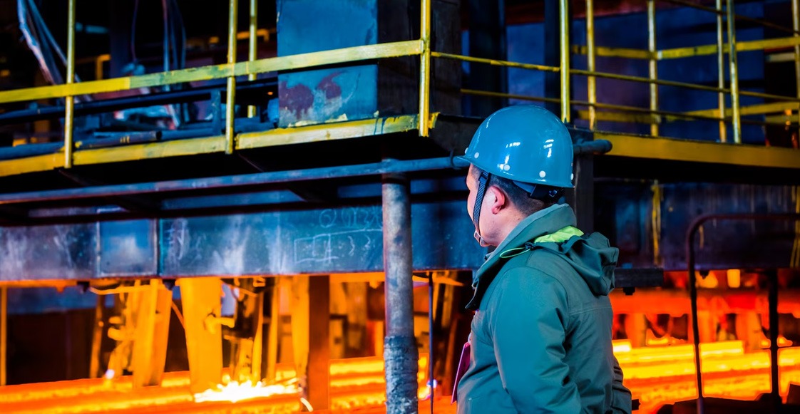¿Sabías que tus equipos industriales cumplen con más normas de las que imaginas?